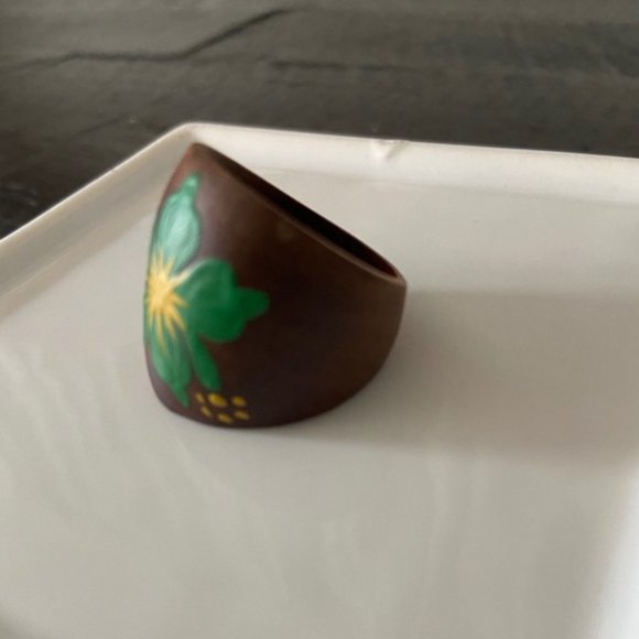 BOHO Wooden Earthy Flower Ring NWOT - Picture 3 of 3